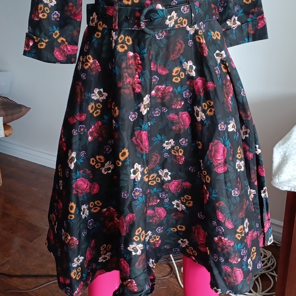 Designer Collectif Vintage Floral A-Line Dress with Belt - Picture 3 of 6